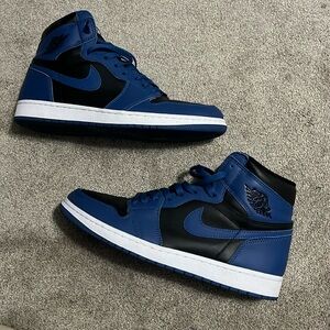 Jordan 1 High OG Marina blue
WORN ONCE